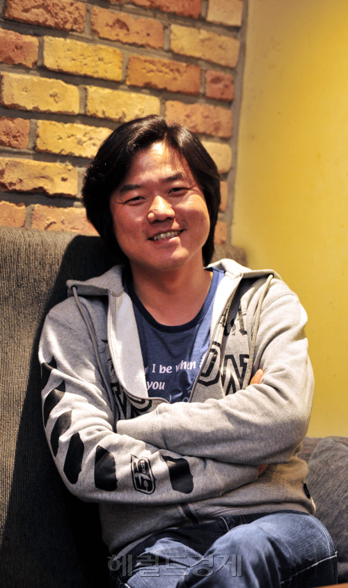 나영석 PD<br />김명섭 기자 msiron@\r\n나영석 PD\n김명섭 기자 msiron@