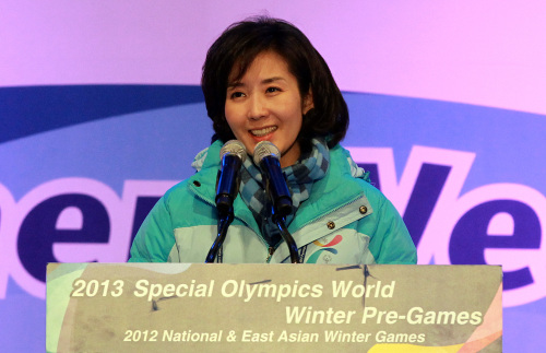 <YONHAP PHOTO-2030> 대회사 하는 나경원 위원장 (평창=연합뉴스) 신준희 기자 = 나경원 2013 평창 동계스페셜올림픽 조직위원장이 22일 오후 강원도 평창 용평돔에서 열린 프레대회 개회식에서 대회사를 하고 있다. 2012.2.22 hama@yna.co.kr/2012-02-22 19:57:22/ <저작권자 ⓒ 1980-2012 ㈜연합뉴스. 무단 전재 재배포 금지.>
Na Kyung-won, chairwoman of the 2013 PyeongChang Special Olympics Organizing Committee, speaks during the opening ceremony of the pre-games for the 2013 Special Olympics in PyeongChang, Gangwon Province, Wednesday.  Yonhap News