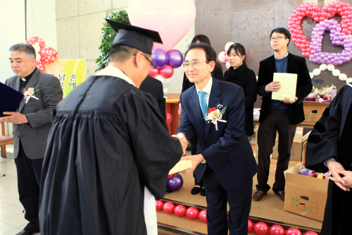 인문학적 감성 접목…사람냄새 나는 나눔경영 꽃 피운다
