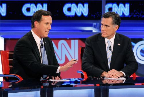 <YONHAP PHOTO-0573> MESA, AZ - FEBRUARY 22: Republican presidential candidates U.S. Rep. former U.S. Sen. Rick Santorum (L) makes a point as former Massachusetts Gov. Mitt Romney looks on during a debate sponsored by CNN and the Republican Party of Arizona at the Mesa Arts Center February 22, 2012 in Mesa, Arizona. The debate is the last one scheduled before voters head to the polls in Michigan and Arizona's primaries on February 28 and Super Tuesday on March 6. Justin Sullivan/Getty Images/AFP== FOR NEWSPAPERS, INTERNET, TELCOS & TELEVISION USE ONLY ==../2012-02-23 11:22:05/ <저작권자 ⓒ 1980-2012 ㈜연합뉴스. 무단 전재 재배포 금지.>
Republican presidential candidate former U.S. Sen. Rick Santorum (left) makes a point as former Massachusetts Gov. Mitt Romney looks on during a debate sponsored by CNN and the Republican Party of Arizona at the Mesa Arts Center in Mesa, Arizona on Wednesday.  AFP-Yonhap News