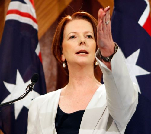 <YONHAP PHOTO-1406> Australia's embattled Prime Minister Julia Gillard gestures during a press conference in Melbourne on February 24, 2012. Former prime minister Kevin Rudd confirmed on February 24 he will challenge his successor Julia Gillard to lead Australia's ruling party, saying she had lost voters' trust and would crash at the next election. AFP PHOTO / Caroline PANKERT../2012-02-24 16:30:01/ <저작권자 ⓒ 1980-2012 ㈜연합뉴스. 무단 전재 재배포 금지.>
Julia Gillard