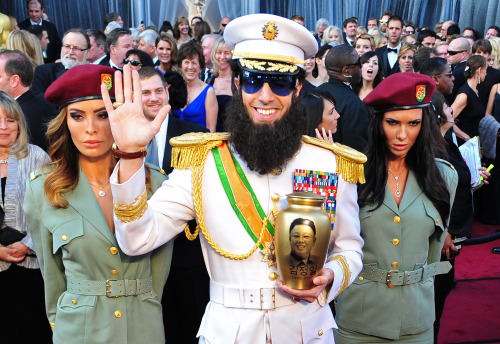 <YONHAP PHOTO-1143> Sacha Baron Cohen dressed in his "Dictator" role arrives on the red carpet for the 84th Academy Awards in the Hollywood section of Los Angeles on February 26, 2012. UPI/Kevin Dietsch/2012-02-27 11:39:16/ <저작권자 ⓒ 1980-2012 ㈜연합뉴스. 무단 전재 재배포 금지.>
Actor Sacha Baron Cohen, dressed as his role of the Dictator, arrives on the red carpet for the Academy Awards in Hollywood, Sunday. AFP-Yonhap News