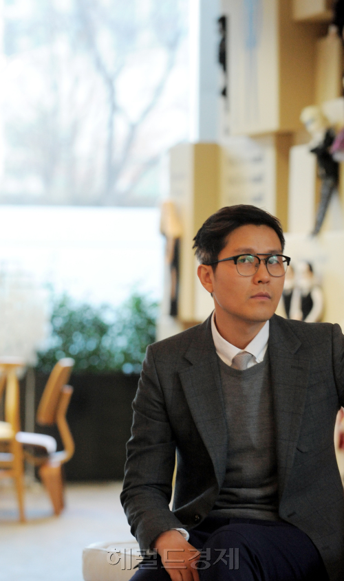 제일모직 한상혁 디자이너 인터뷰./ 안훈기자 rosedale@ 2012.02.27\r\n제일모직 한상혁 디자이너 인터뷰./ 안훈기자 rosedale@ 2012.02.27