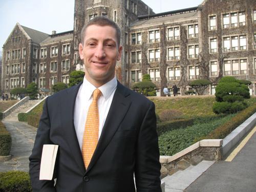John Frankl displaying his academic side while on campus        Yonhap News