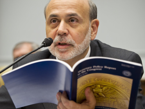 <YONHAP PHOTO-0164> Federal Reserve Chairman Ben Bernanke testifies on Capitol Hill in Washington, Wednesday, Feb. 29, 2012, before the House Financial Services Committee to deliver the semi-annual monetary policy report. (AP Photo/J. Scott Applewhite)/2012-03-01 06:47:27/ <저작권자 ⓒ 1980-2012 ㈜연합뉴스. 무단 전재 재배포 금지.>
Federal Reserve Chairman Ben Bernanke testifies on Capitol Hill in Washington on Wednesday before the House Financial Services Committee to deliver the semi-annual monetary policy report.
AP-Yonhap News