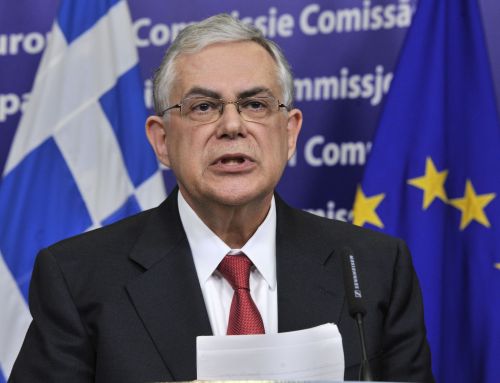 Greek Prime Minister Lucas Papademos gives a joint press conference following a working session to discuss EU funding in support of growth and employment in Greece on Wednesday at the EU Headquarters in Brussels. (AFP-Yonhap News)