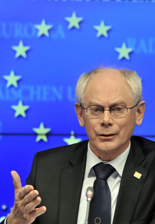 <YONHAP PHOTO-1316> European Union president Herman Van Rompuy speaks during a press conference after a Tripartite social summit on March 1, 2012 at the EU headquarters in Brussels. The Belgian, set to be handed new 30-month mandates later today at an European summit to remain at the head of the bloc and also to chair its inner eurozone, said stability on bond markets since the turn of the year held the key. AFP PHOTO / GEORGES GOBET../2012-03-01 22:25:41/ <저작권자 ⓒ 1980-2012 ㈜연합뉴스. 무단 전재 재배포 금지.>
European Union President Herman Van Rompuy. AFP-Yonhap News