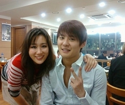 김준수 연예인  / JYJ 김준수 보려고 한밤중 식당까지 사생팬 급습