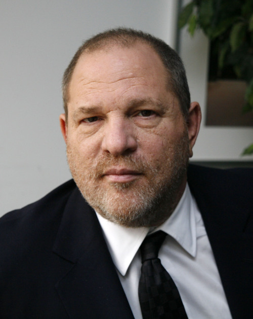 <YONHAP PHOTO-0558> In this Nov. 23, 2011 photo, Harvey Weinstein, film producer and co-chairman of The Weinstein Company, poses for a photo in New York. Fresh off his Oscar glory with ?The Artist,? there's no silence for Weinstein when it comes to his next film. The famously bellicose producer is protesting the R rating received by a documentary his Weinstein Co. is releasing. ?Bully,? directed by Lee Hirsch, is an examination of school bullying that follows five kids and families over the course of a school year. (AP Photo/John Carucci)/2012-03-03 09:26:37/ <저작권자 ⓒ 1980-2012 ㈜연합뉴스. 무단 전재 재배포 금지.>
Harvey Weinstein. AP-Yonhap News