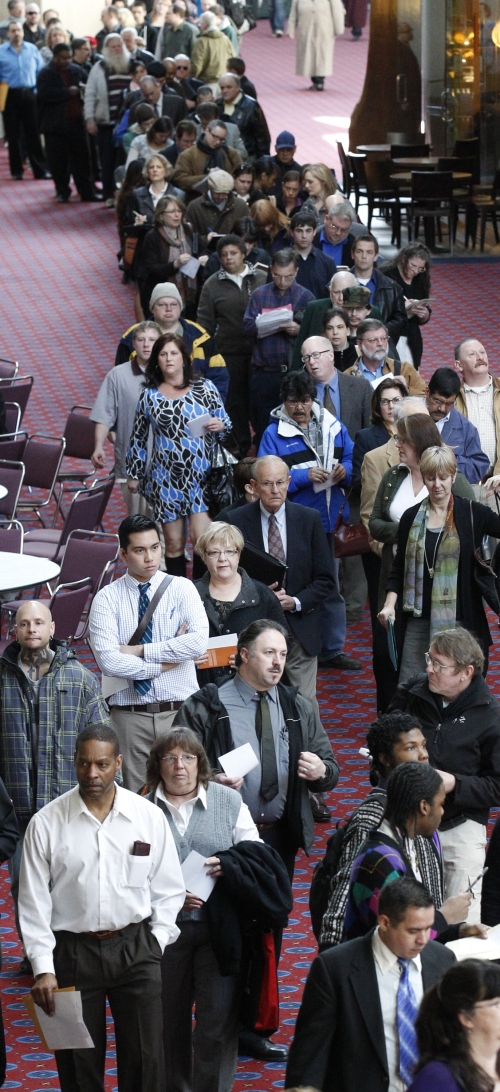 <YONHAP PHOTO-2445> Job seekers stand line during the Career Expo job fair Wednesday, March 7, 2012, in Portland, Ore. The Labor Department said Thursday, March 8, 2012 that weekly applications increased by 8,000 to a seasonally adjusted 362,000, the highest level since January. (AP Photo/Rick Bowmer)/2012-03-08 23:19:12/ <저작권자 ⓒ 1980-2012 ㈜연합뉴스. 무단 전재 재배포 금지.>
Job seekers stand in line at a job fair in Portland, Oregon.
AP-Yonhap News