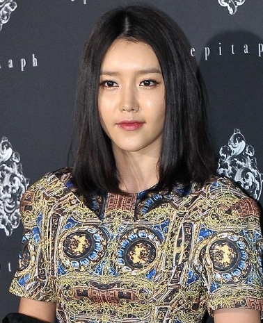채정안 연예인  / 채정안, 난데없는 성형 의혹 “당황스러울 뿐”
