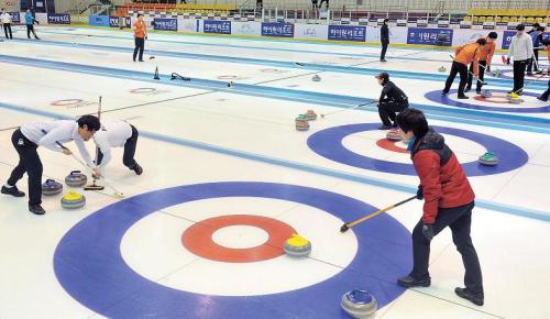 Stone cold curling