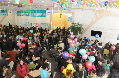 지난 9일 개관한 삼성물산의 ‘래미안 한강신도시 2차’는 평균 970만원대의 분양가와 10개로 세분화된 다양한 평면으로 방문객들의 호응을 이끌어냈다.