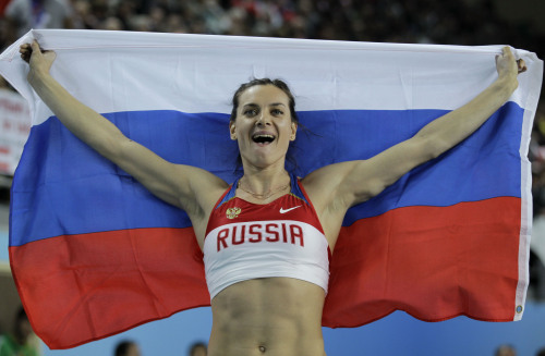 <YONHAP PHOTO-0123> Russia's Yelena Isinbayeva celebrates winning the gold medal in the Women's Pole Vault final during the World Indoor Athletics Championships in Istanbul, Turkey, Sunday, March 11, 2012. (AP Photo/Matt Dunham)/2012-03-12 04:31:50/ <저작권자 ⓒ 1980-2012 ㈜연합뉴스. 무단 전재 재배포 금지.>
Russia’s Yelena Isinbayeva celebrates after winning the gold medal in the women’s pole vault.  AP-Yonhap News