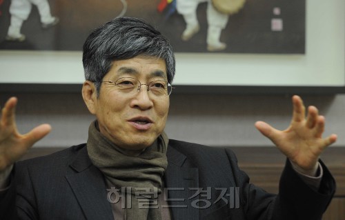 박인배 세종문화회관사장.<br />이상섭 기자. babtong@heraldm.com 2012.03.07
Bagh In-bae, president of Sejong Center for Performing Arts. Lee Sang-sub/The Korea Herald