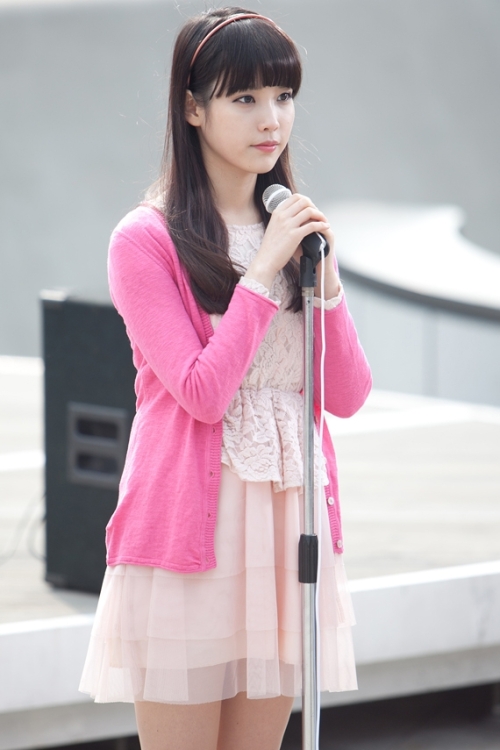 아이유 연예인  / 아이유, 알고 보니 칼국수 마니아…시식만 5봉지