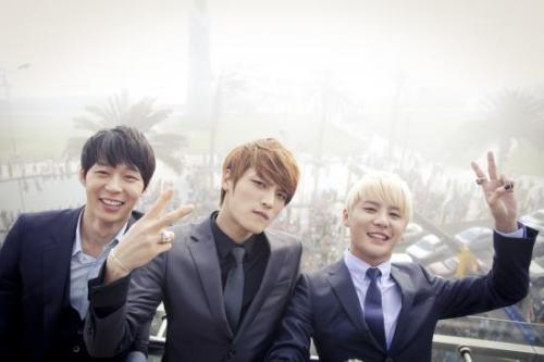 JYJ 연예인  / JYJ, 칠레 공연 성광리 마치고 페루 입성 ‘들썩’