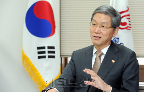 국가과학기술위원회 김도연 위원장 인터뷰./ 안훈기자 rosedale@ 2012.03.09\r\n국가과학기술위원회 김도연 위원장 인터뷰./ 안훈기자 rosedale@ 2012.03.09\r\n국가과학기술위원회 김도연 위원장 인터뷰./ 안훈기자 rosedale@ 2012.03.09