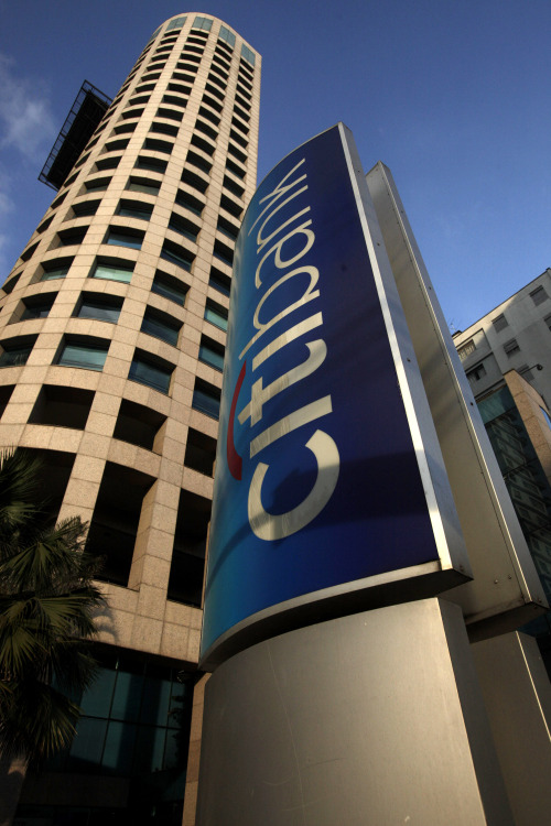 A Citigroup Inc. Citibank sign stands outside their office building in the financial district of Sao Paulo, Brazil, on Wednesday, Feb. 15, 2012. Citigroup Inc. is moving the leadership of its global transaction services business for Latin America to Brazil from Mexico after appointing Fernando Iraola to head the division, Sao Paulo-based newspaper Valor Economico reported. Photographer: Dado Galdieri/Bloomberg
A Citibank sign in the financial district of Sao Paulo, Brazil
Bloomberg-Yonhap News