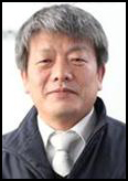 정형찬( ㈜SJ이노테크 대표)\r\n 정형찬<사진> 에스제이이노테크 대표가 3월 ‘이달의 기능한국인’으로 선정됐다. 정 대표는 태양전지 금속피복 제조시스템(Solar-Cell Metallization In-Line System)을 국내 최초로 개발해 태양광 장비산업의 국산화를 이룩한 전문기술인 출신 최고경영자이다.
