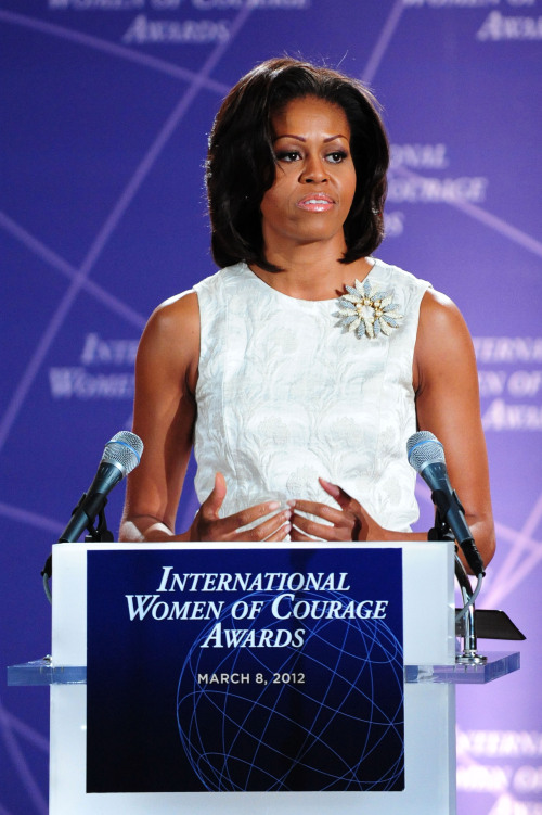 미셸 오바마( 변호사/ 배우자- 버락 오바마(미국 대통령)/미국)
<YONHAP PHOTO-0113> First Lady Michelle Obama delivers remarks during the International Women of Courage Awards Ceremony at the State Department in Washington, D.C. on March 8, 2012. The awards pay tribute to outstanding women leaders from around the world. UPI/Kevin Dietsch/2012-03-09 05:35:07/ <저작권자 ⓒ 1980-2012 ㈜연합뉴스. 무단 전재 재배포 금지.>
Michelle Obama