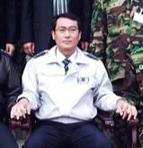 김재석(광주지방경찰청 생활안전과장)\r\n경찰대학 개교 31년 만에 첫 부자(父子) 졸업생이 나왔다.\r\n14일 경찰대학에 따르면 이날 졸업한 경찰대 28기 김준호 경위(24)는 경찰대 1기인 김재석 총경(광주지방경찰청 생활안전과장)의 아들로 경찰대 개교 이래 31년만에 나온 첫 부자 경찰대 동문으로 공인됐다.