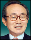 전윤철 (교수, 전 정무직공무원)\r\n 시즌이 코 앞에 다가올 때까지 4개월 여 동안 표류하던 KPGA(한국남자프로골프협회)가 전윤철(72) 전 감사원장을 회장으로 추대했다.