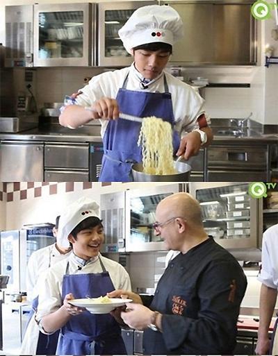 여진구(배우)\r\n여진구는 15일 방송되는 케이블TV QTV ‘I’m Real 여진구 in Italy’ 2부에서 미슐랭 투스타 레스토랑의 일일 쉐프로 깜짝 변신한다.