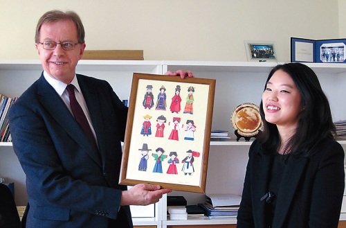 Swedish Ambassador Lars Danielsson holds a picture during a recent JOINUS KOREA interview. JOINUS KOREA