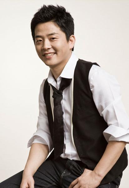 김준호(개그맨)\r\nKBS개그콘서트에서 인기를 얻고 있는 개그맨 김준호, 신보라씨가 산림청의 홍보대사로 활동한다. 또 김현욱 KBS아나운서, 소프라노 채미영 중앙대 겸임교수도 산림청의 홍보대사단에 합류한다.