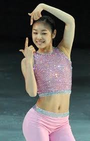 김연아(스케이트선수)\r\n2010 밴쿠버 올림픽 남자 싱글 금메달리스트인 에반 라이사첵(미국)이 ‘피겨여왕’ 김연아(22)의 아이스쇼에 출연한다.