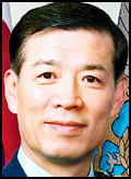 박종헌(공군)\r\n박종헌 공군참모총장이 20일 오후 제 15혼성비행단과 경호안전종합상황실을 방문해 핵안보정상회의 지원 준비상황을 점검했다.