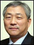 서정우(경제기관단체인,교수)\r\n 금융위원회는 국제회계기준(IFRS)재단이 서정우(전 한국회계기준원 원장) 국민대 교수를 한국인 최초의 국제회계기준위원회(IASB) 위원으로 선임했다고 20일 밝혔다. IASB는 한국을 비롯한 약 130개 국가에서 사용하는 국제회계기준(IFRS)을 제정하는 기구로 미국·중국·일본 등 주요국 출신 15명의 위원으로 구성된다. 한국은 세계에서 13번째로 IASB에 진출하게 됐다.