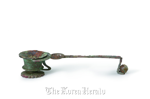Incense burner with a handle from Unified Silla (676-935). National Museum of Korea