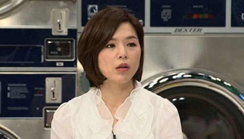 김지선(개그우먼)\r\n20일 방송되는 케이블TV MBN ‘충무로 와글와글’의 ‘성형 중독’ 편에 출연한 김지선은 턱 성형 사실을 고백했다.