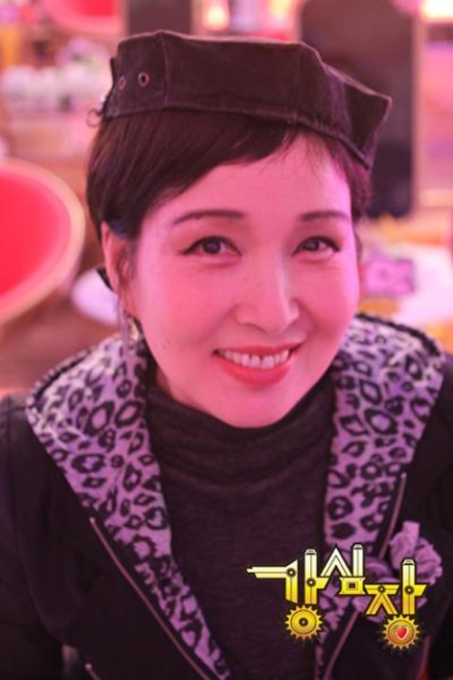 김애경(탤런트,영화배우)\r\n김애경은 20일 밤 방송된 SBS ‘강심장’에 출연해 과거 연하 남자친구와 이별할 수 밖에 없었던 사연을 털어놨다.