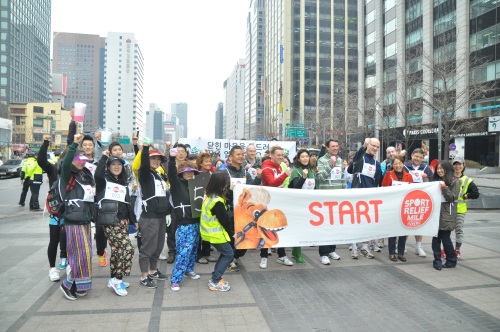 Sharing page brief
Walkers prepare for the U.K. Sport Relief event in Seoul.   British Embassy