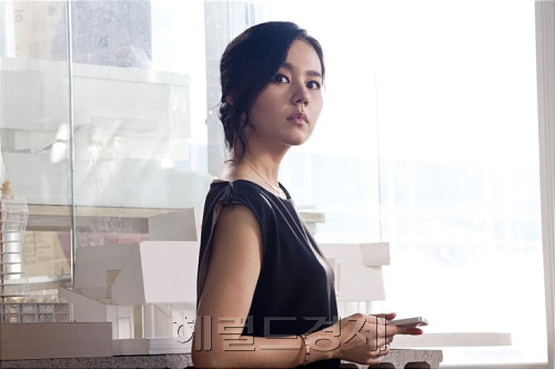한가인(영화배우, 탤런트)\r\nMBC드라마 ‘해를 품은 달’에서 열연했던 배우 한가인이 과거 PC방에 다닌 것을 후회한다는 말을 해 관심을 모으고 있다.
