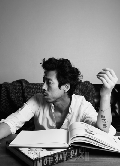 김C(가수)
가수 김C가 밴드가 아닌 솔로 가수로서 첫 번째 앨범을 발표한다.