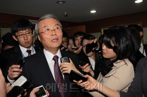 김종인 사퇴 정론관. 박현구 기자phko@heraldm.com