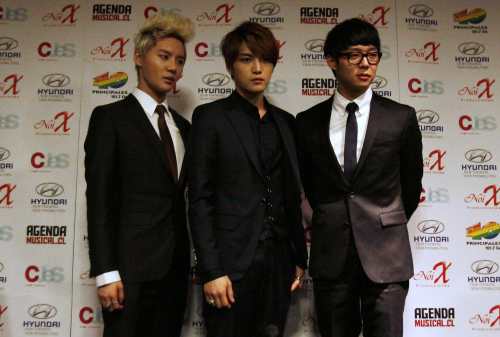 JYJ(가수/멤버-준수,재중,유천)
<YONHAP PHOTO-0471> Junsu, Jaejoong and Yoochun (L-R) of South Korean pop group JYJ pose for local media after a news conference in Santiago March 8, 2012 ahead of their concert on Friday. REUTERS/Victor Ruiz Caballero (CHILE - Tags: ENTERTAINMENT)/2012-03-09 10:37:25/ <저작권자 ⓒ 1980-2012 ㈜연합뉴스. 무단 전재 재배포 금지.>
(From left) Junsu, Jaejoong and Yoochun of pop group JYJ pose for the media after a news conference in Santiago, Chile, March 8.  Yonhap