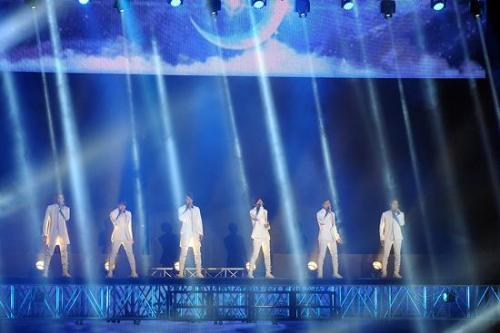 신화(가수)\r\n신화는 3월 25일 오후 5시 서울 올림픽공원 내 체조경기장에서 ‘2012 신화 그랜드 투어 인 서울-더 리턴’이라는 타이틀로 공연을 열고 1만 여명의 팬들을 찾았다.