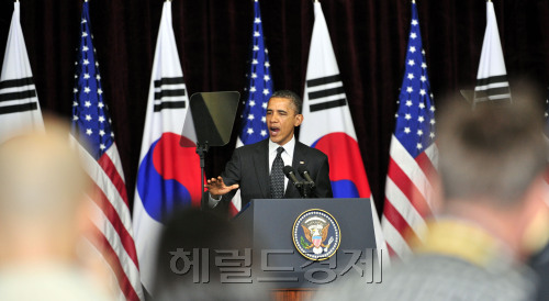 제2차 핵안보정상회의에 참석한 오바마 미국 대통령이 26일 오전 한국외대에서 연설을 하고 있다.김명섭 기자 msiron@\r\n제2차 핵안보정상회의에 참석한 오바마 미국 대통령이 26일 오전 한국외대에서 연설을 하고 있다.김명섭 기자 msiron@