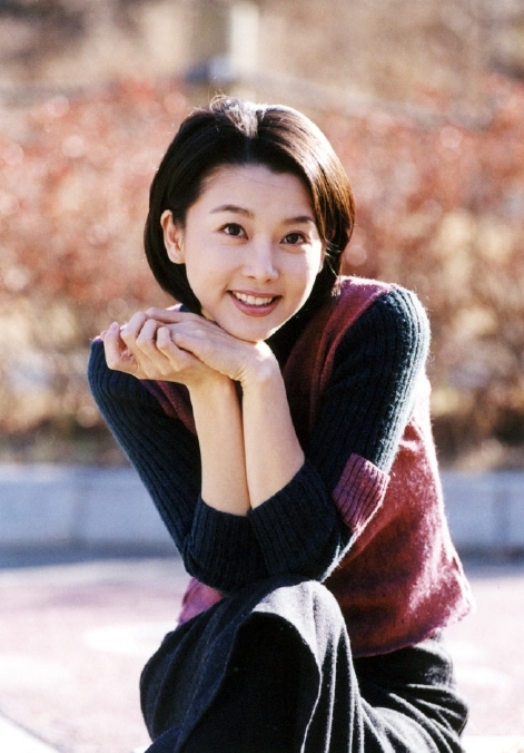 박상아(탤런트,영화배우)\r\n지난 2007년 결혼식을 올린 배우 박상아(40)와 전두환 전 대통령의 차남 전재용(48)씨가 이혼하기 전에 비밀 결혼을 했다는 주장이 나와 관심을 끌고 있다.