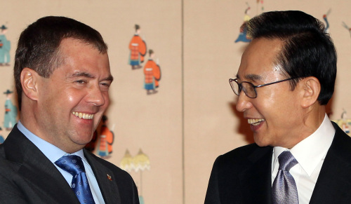 드미트리 메드베데프 (Dmitry Medvedev/정치인/러시아 대통령)/이명박(대통령)
(Yonhap News)