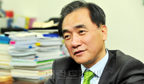 정장선의원 인터뷰. 박현구 기자phko@ 2012.03.23