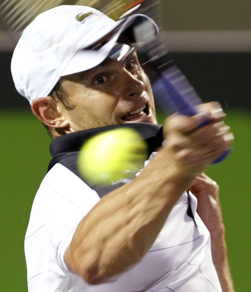 앤디 로딕(Andy Roddick/테니스선수/미국)
<YONHAP PHOTO-0621> Andy Roddick returns to Roger Federer, of Switzerland, during the Sony Ericsson Open tennis tournament in Key Biscayne, Fla., Monday, March 26, 2012. Roddick won 7-6, 1-6, 6-4. (AP Photo/Alan Diaz)/2012-03-27 11:20:47/ <저작권자 ⓒ 1980-2012 ㈜연합뉴스. 무단 전재 재배포 금지.>
Andy Roddick returns a shot against Roger Federer.  AP-Yonhap News