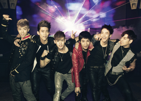 2PM(가수)\r\n그룹 2PM이 공식 팬미팅 ‘2PM’s 더 핫티스트 파티(2PM’s The Hottest Party)’를 개최한다.
