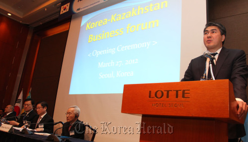 Asset Issekeshev, minister of industry and new technologies at Kazakhstan, speaks in a business forum in downtown Seoul on Tuesday. FKI