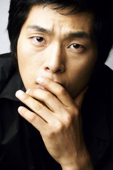 윤희석(뮤지컬배우,탤런트)\r\n 윤희석은 3월 29일 오후 경기 고양시 일산동구 장항동에 위치한 MBC 드림센터에서 열린 일일아침드라마 ‘천사의 선택’(극본 서현주, 연출 손형석, 장의순) 제작발표회에 참석해 “지속적인 작품 활동의 원동력은 통장의 입금이다”고 말문을 열었다.